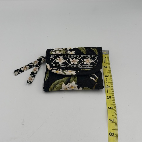 Classic Vera Bradley Quilted Trifold Wallet Retired Jasmine Black Floral Print - Picture 10 of 11